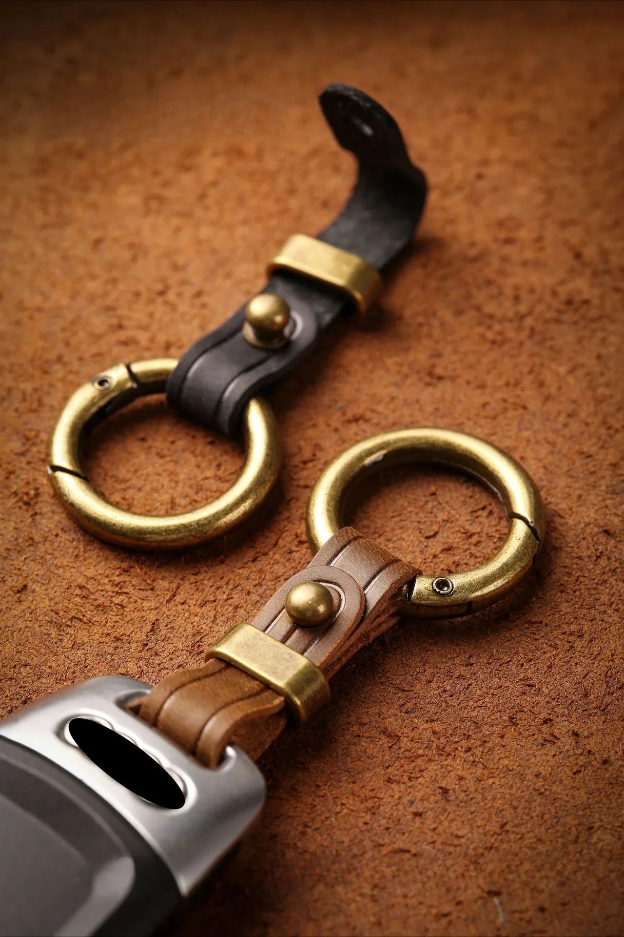 Universal Car Key Holder Ring | Anti-Loss Leather Strap for Jeans | Premium Genuine Leather & Alloy | Secure Clip for Car Keys